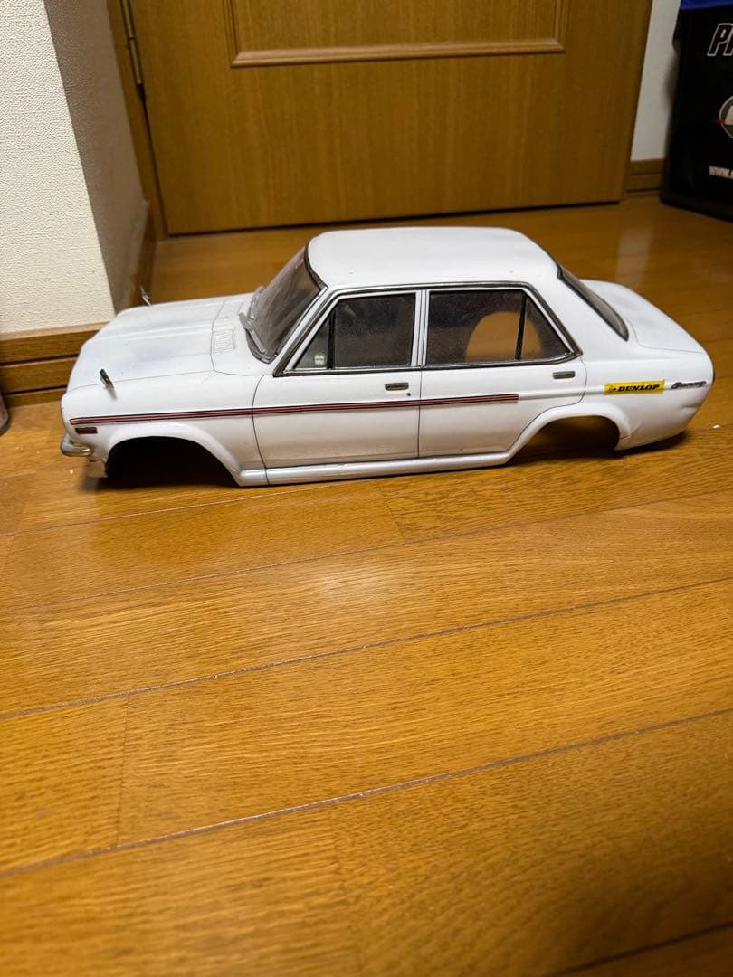ラジコンボディ　10分の1 サニー