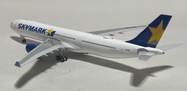 航空機・ヘリコプター Skymark A330-300 JA330D