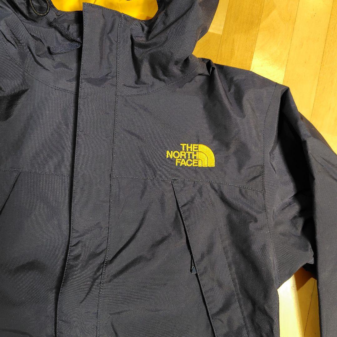 〈超美品✨️〉ノースフェイス　スノーウエア上下セット　140