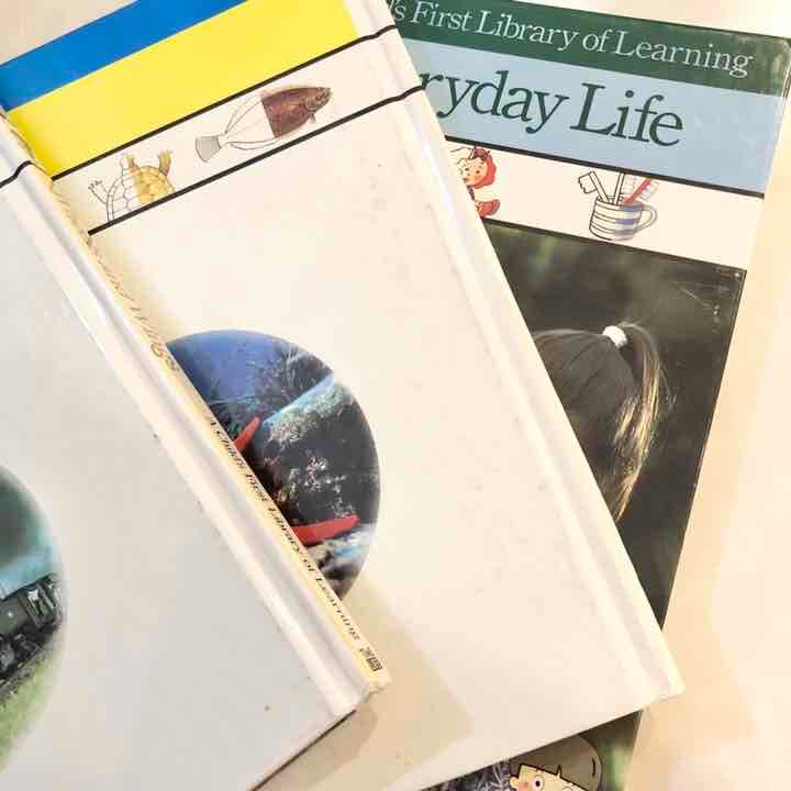 英語　絵本　海外　図鑑　サイエンス　昆虫　動物　化学　理科　宇宙　惑星　地球　魚