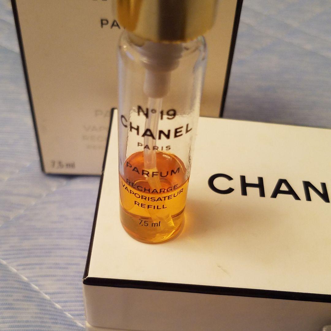【激レア珍品】CHANEL №19 携帯アトマイザー