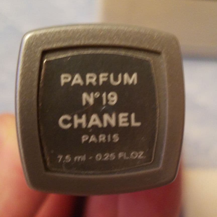 【激レア珍品】CHANEL №19 携帯アトマイザー