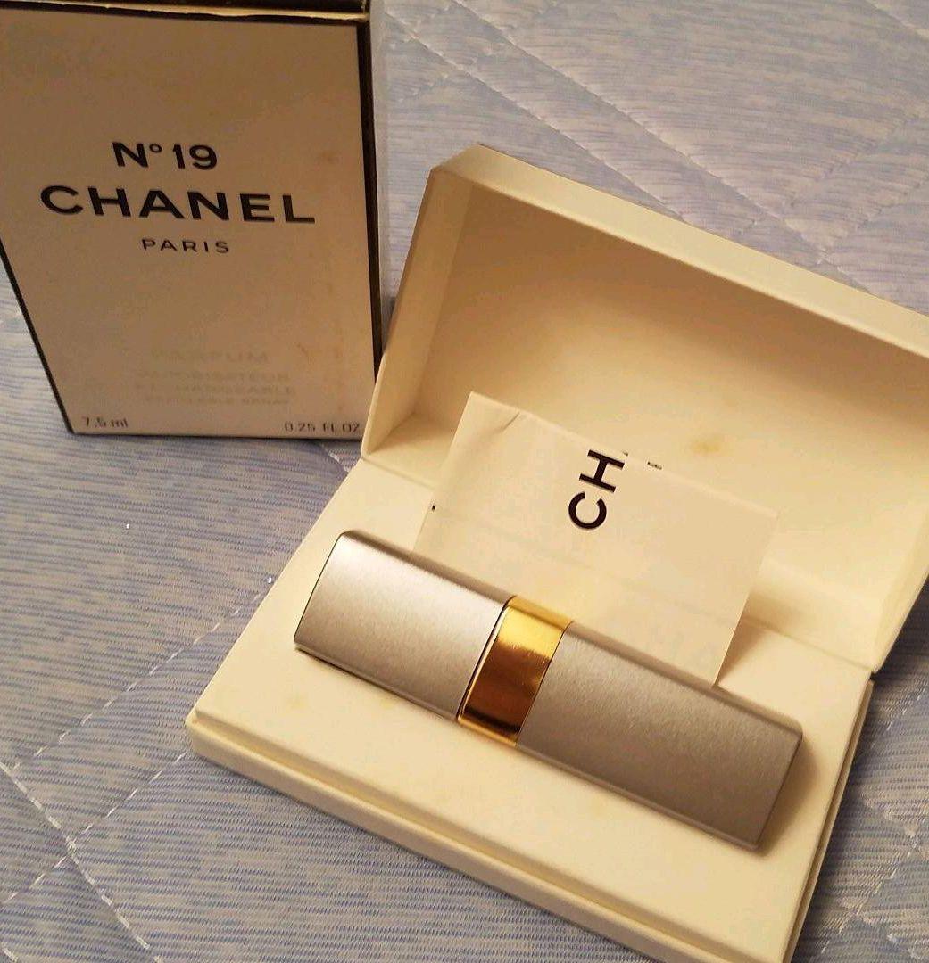 【激レア珍品】CHANEL №19 携帯アトマイザー