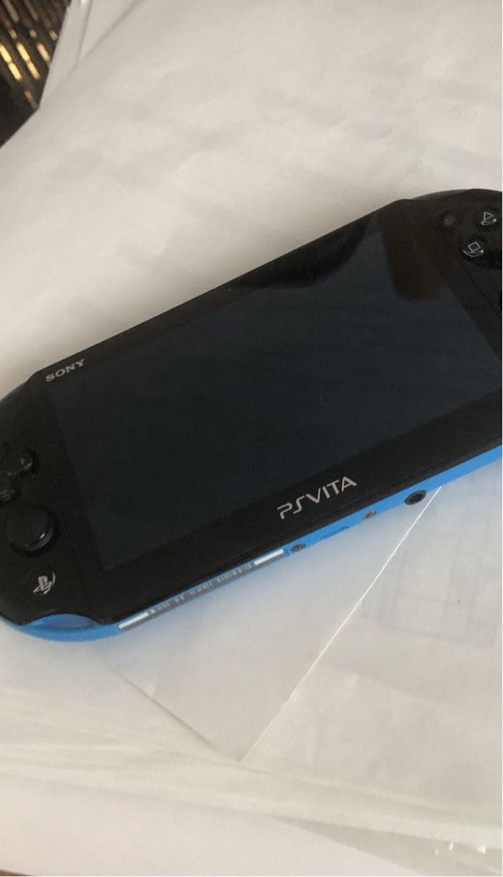 ps vita（Wi-Fiモデル）+専用カセット6枚付き