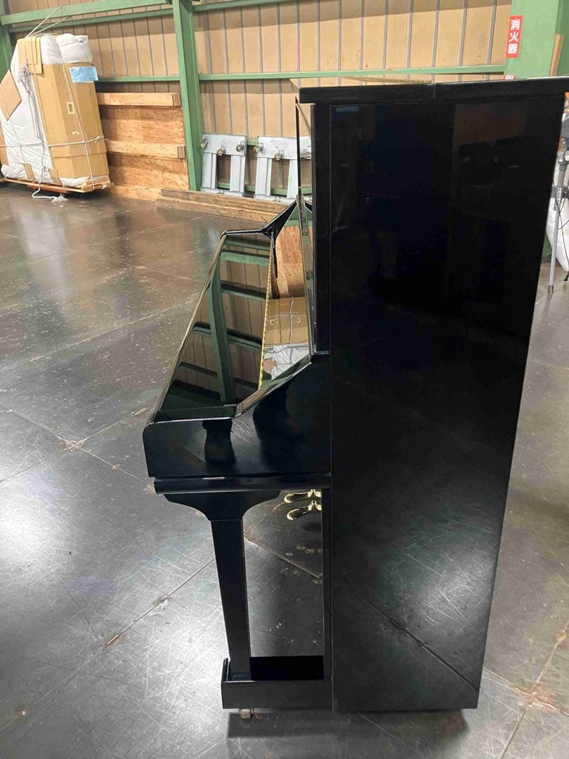 ヤマハ純正消音機能付ヤマハピアノ。 地域限定で送料無料。調律、クリーニング済。