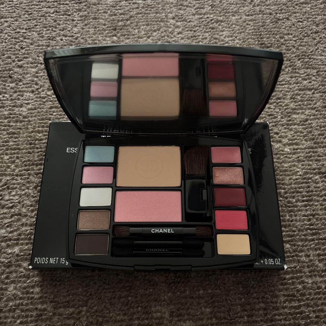 アイシャドウ CHANEL TRAVEL MAKEUP PALETTE