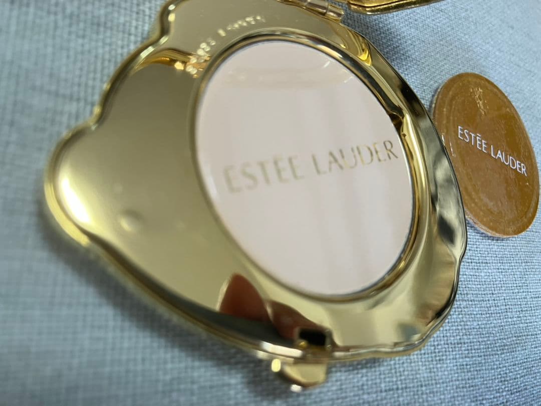 エスティーローダー　イヤー オブ ザ コンパクト ラビット