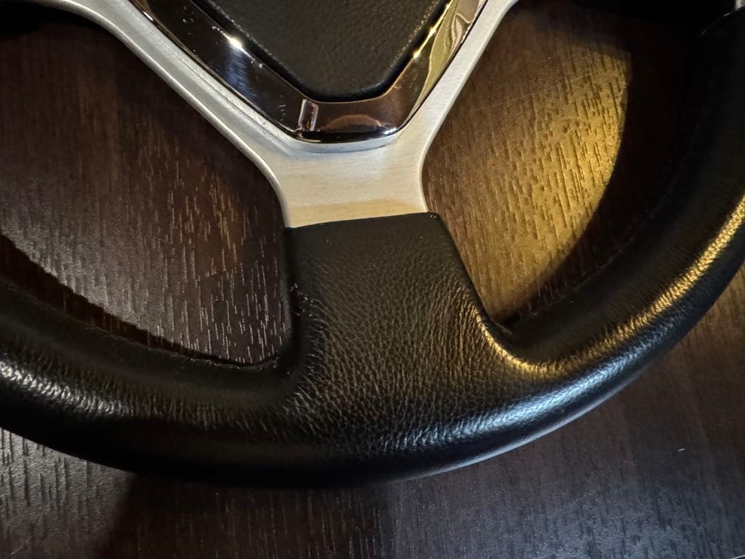 MOMO ステアリング ミレニアムEVO