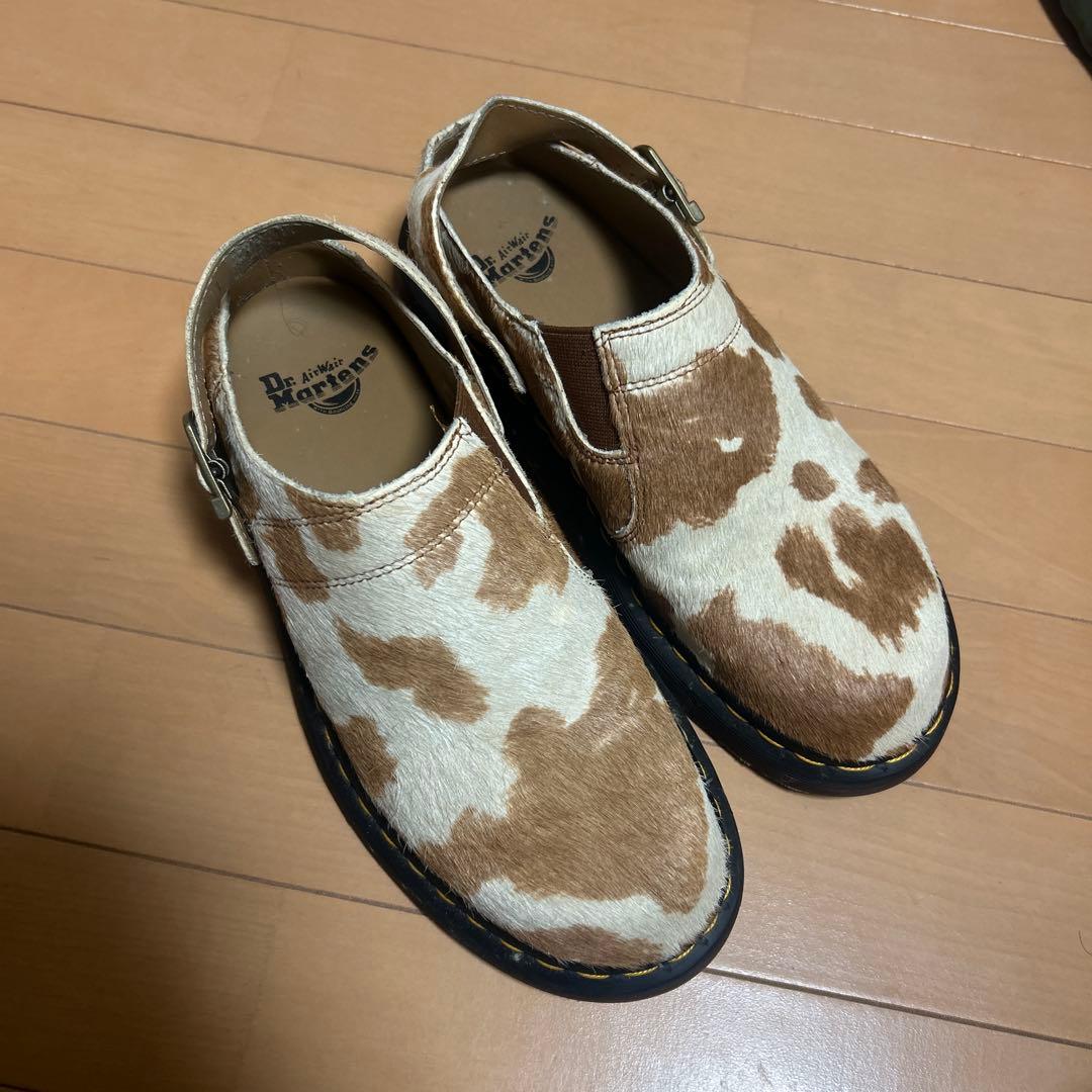 牛柄ファーサンダル バックストラップ