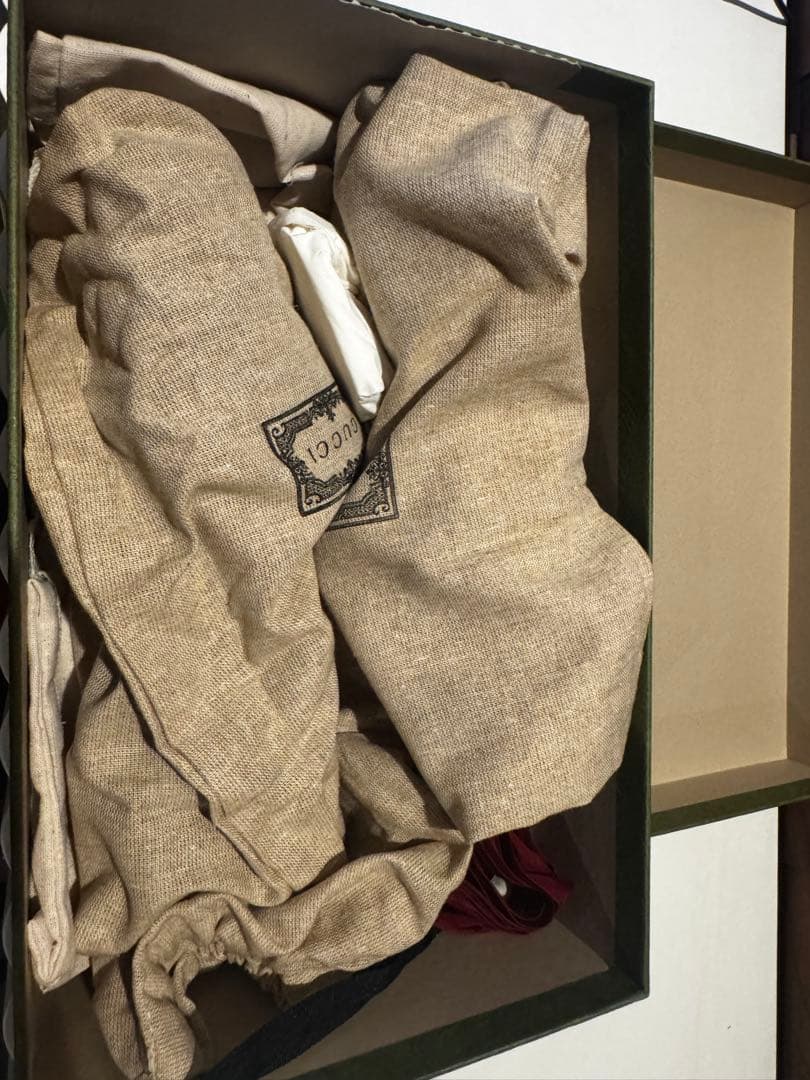 GUCCI ブラックサンダル ヒール付き 箱付き