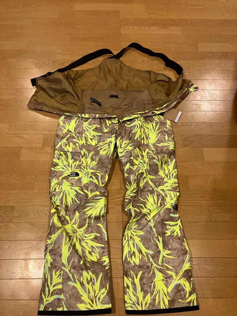 THE NORTH FACE スノーオーバーオール 大きいsizeXL 総柄