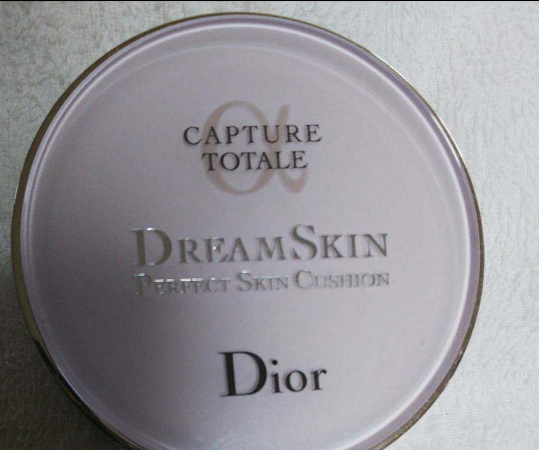 ディオール カプチュール ドリームスキン モイスト クッション ケース 15g