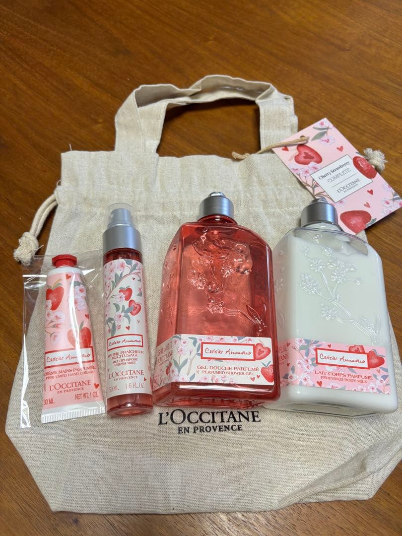 【新品】ロクシタン★チェリーストロベリー★コンプリート★おまけ付