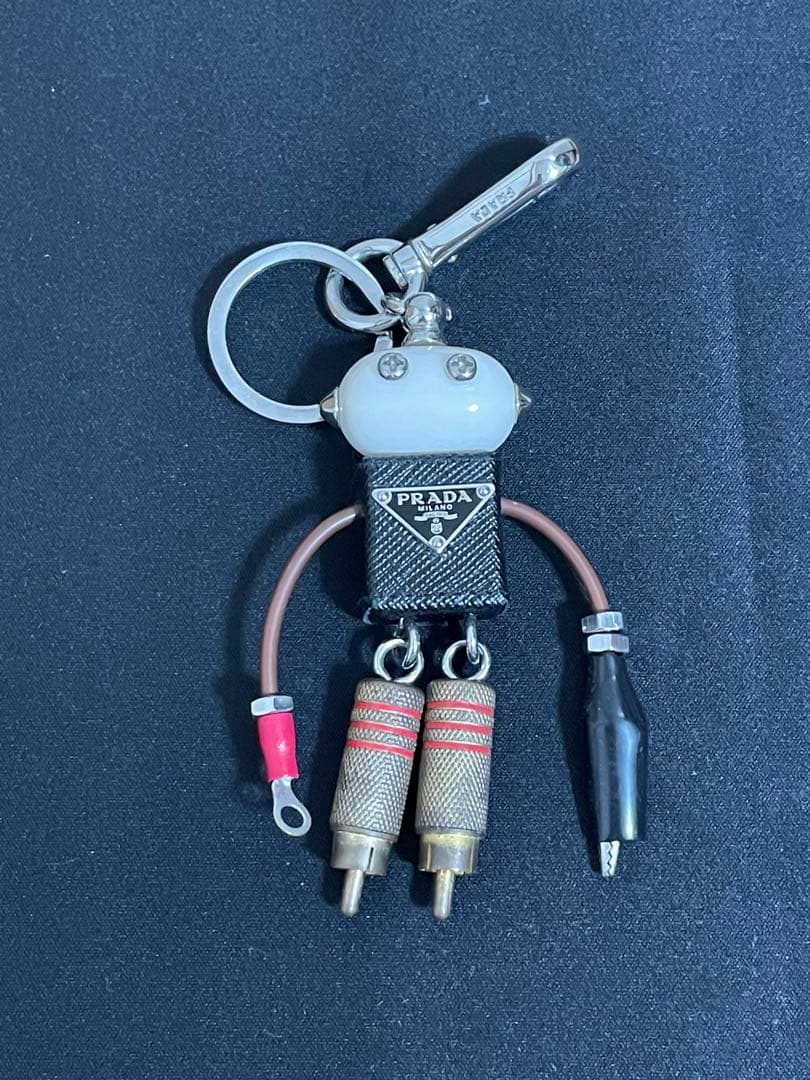 PRADA ロボット　エドワード