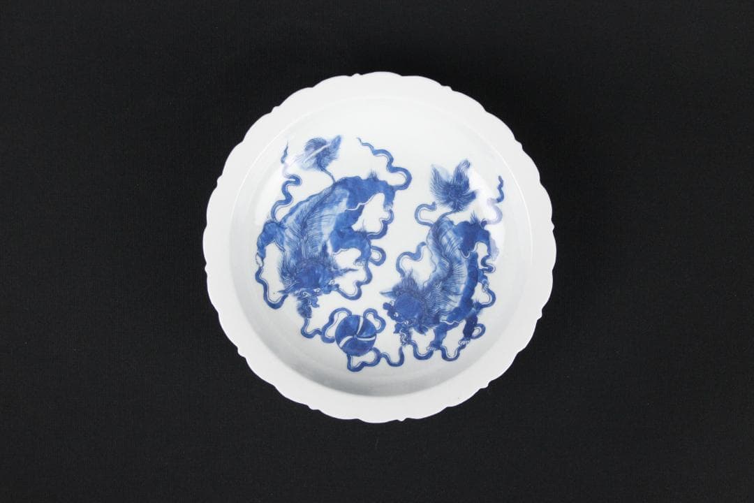 中国美術　青花獅子毬 成化年製　 古染付皿 骨董磁器 蔵出 唐物 EYM23-3