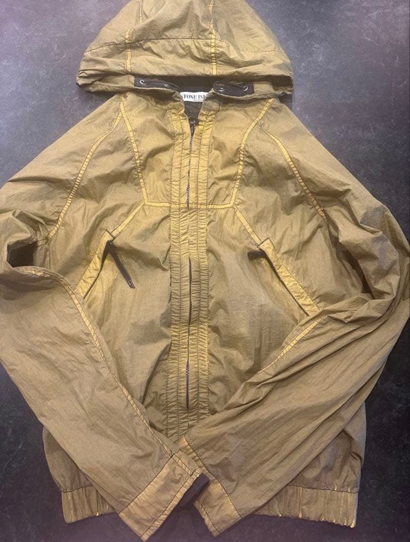 Stone  フード付きナイロンジャケット オリーブ