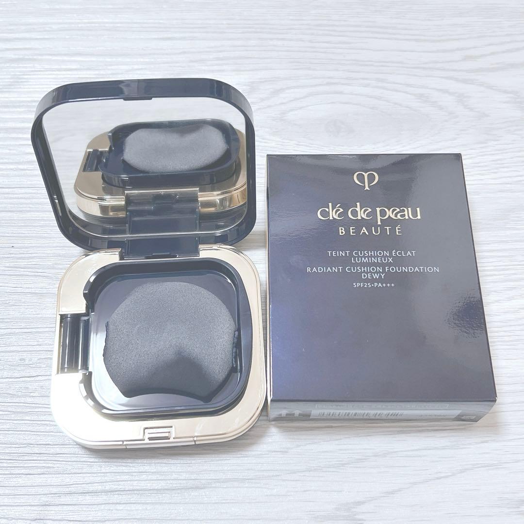 Clé de Peau Beauté タンクッションエクラ ルミヌ オークル00