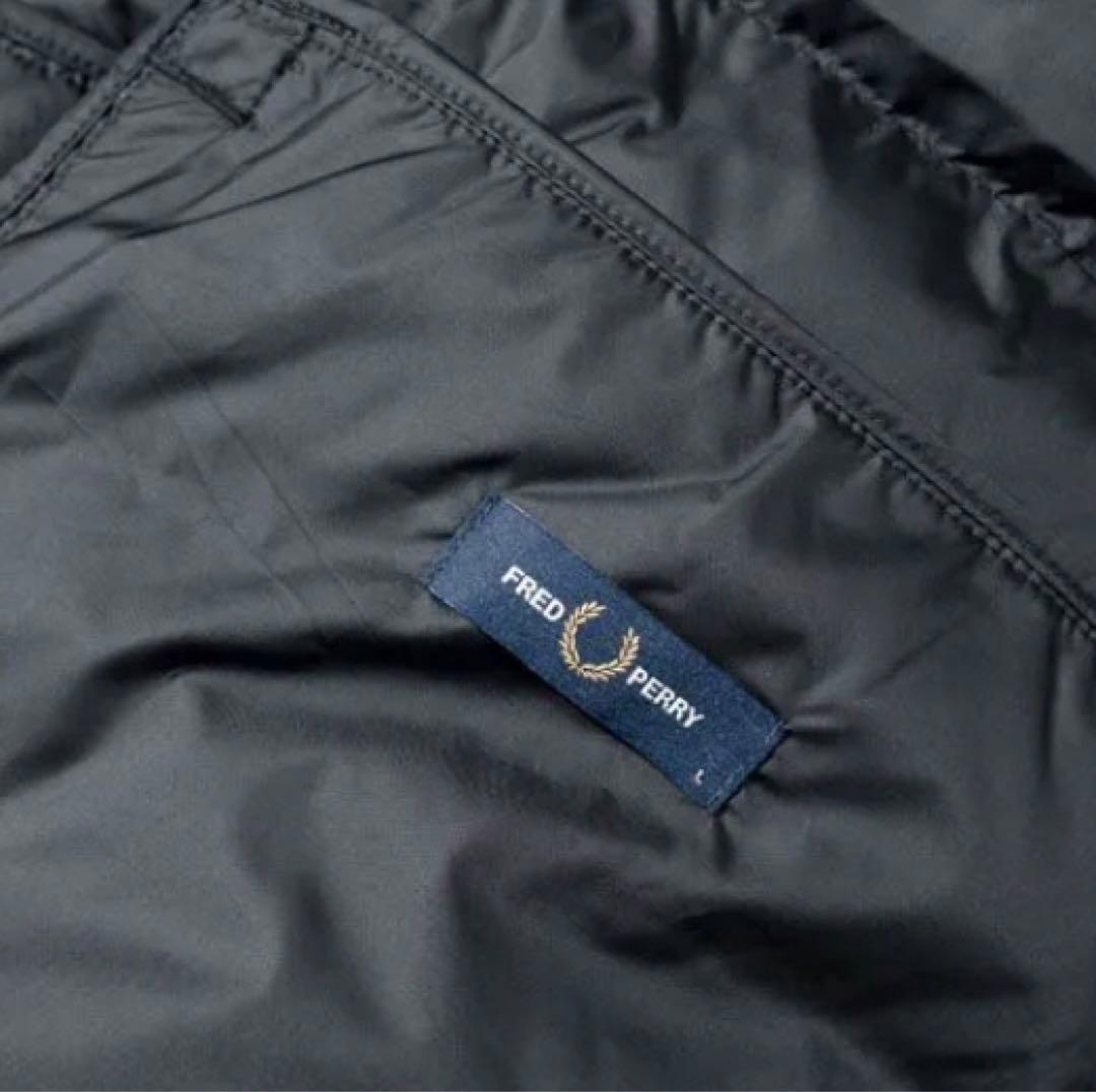 今季新作♪完売品　フレッドペリー ダウンベスト黒×黄 ♪L size