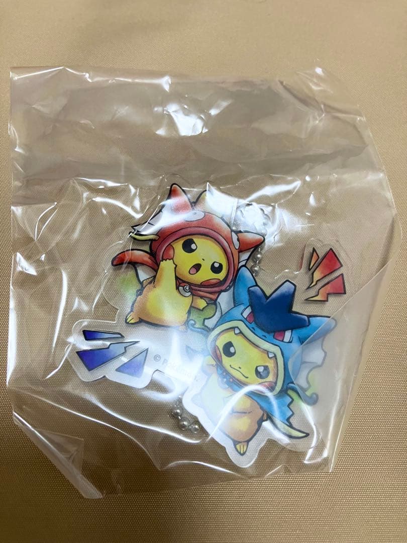 ピカチュウ　アクリルキーホルダー 8個セット