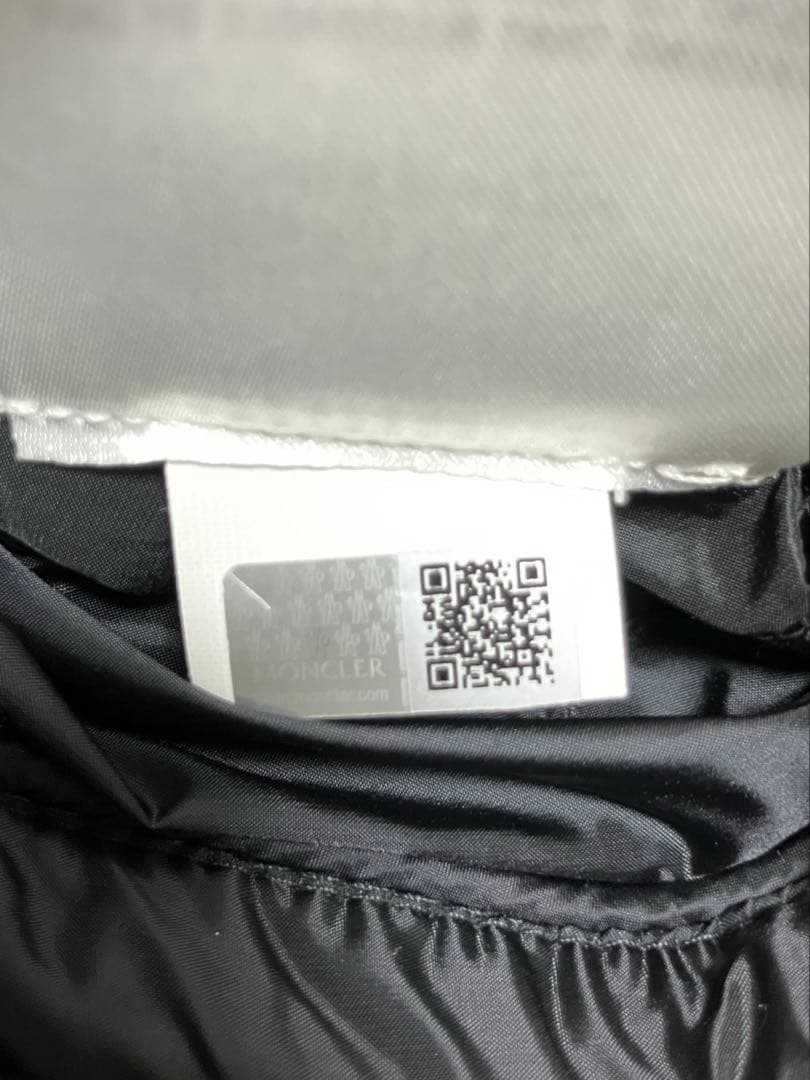 【たほ】MONCLERモンクレールのダウンベスト　サイズ6 黒　ブラック