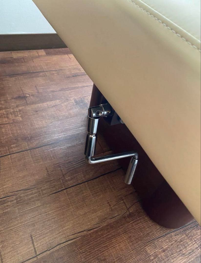 良品◎マッサージ台　LUSSO ⭐︎千葉県エリア　お値下げ相談可能　配達します。