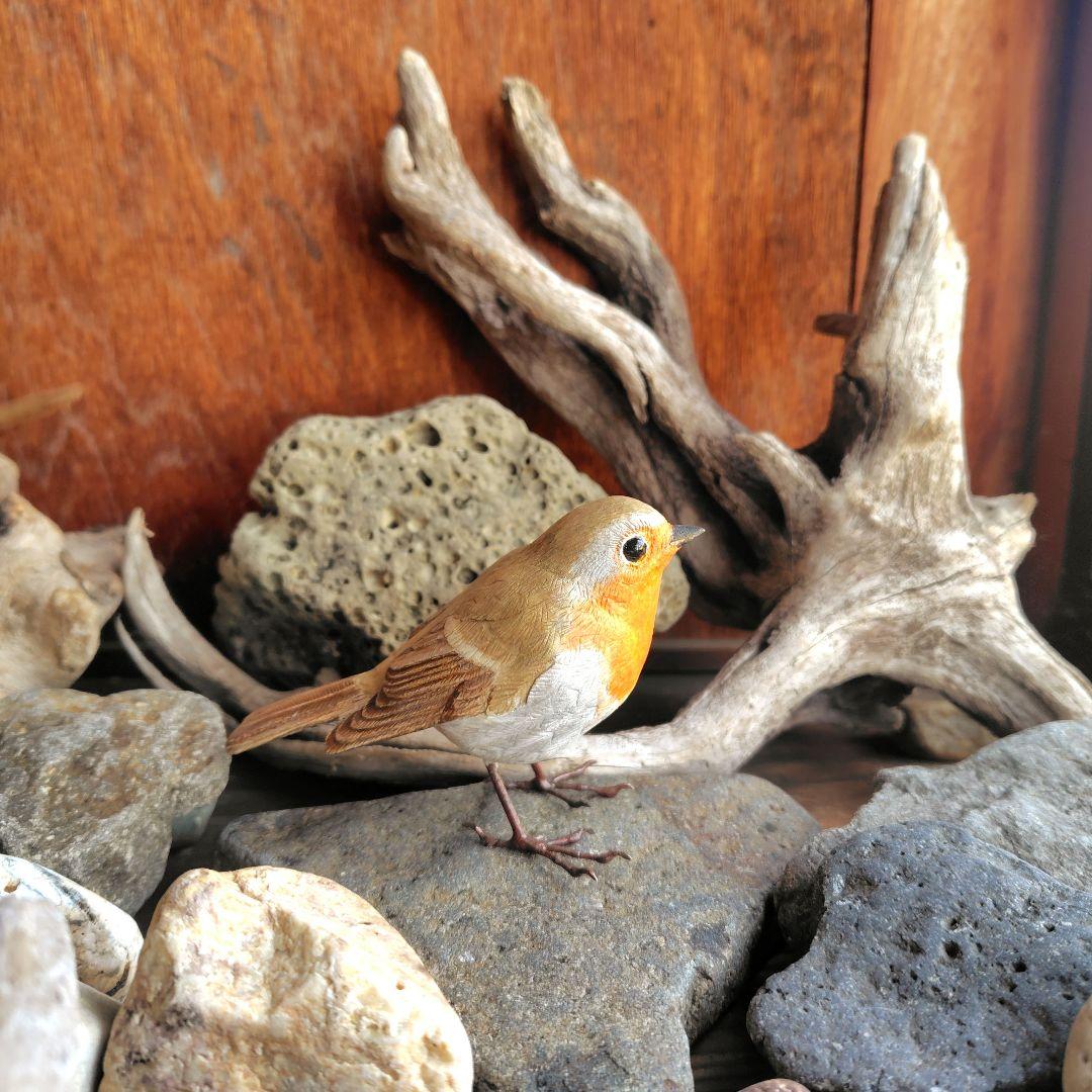 小さなバードカービング ヨーロッパコマドリ (ロビン) 野鳥 小鳥 木彫り