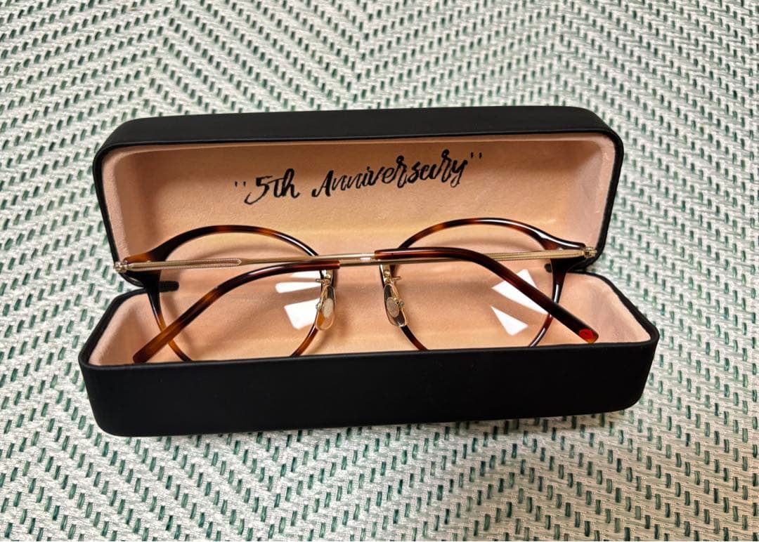 新品未使用品 Nissy N5 UV加工メガネ ケース・メガネ拭き・取扱説明書付