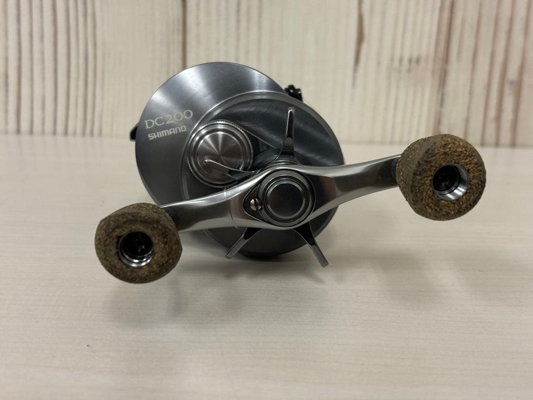 シマノ　19カルカッタコンクエストDC200 右巻き