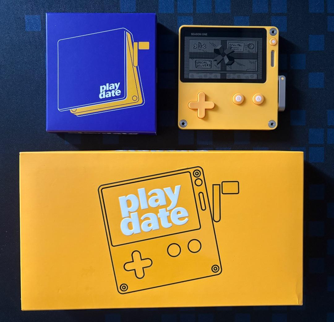 Playdate 本体＋専用カバー