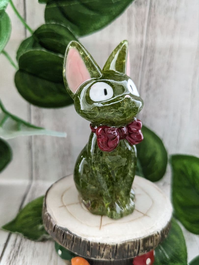 【つる927】ミニサイズ！ペリドットの蝶ネクタイねこちゃん形オルゴ☆他３点