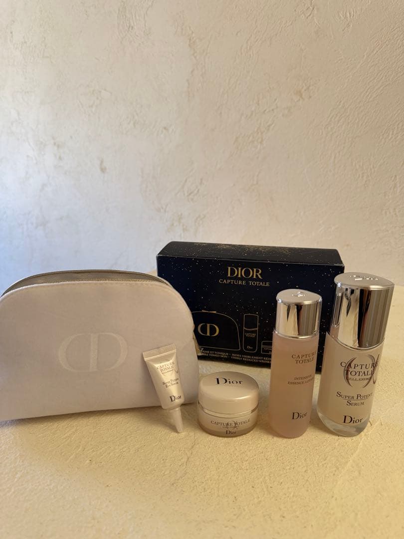 DIOR カプチュールトータルホリデー