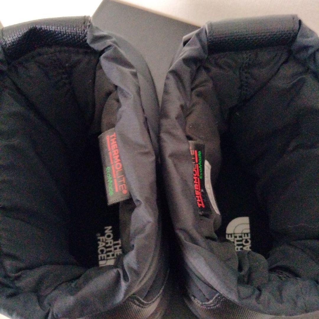 Nuptse Bootie WP VII Short 24.0 ブラック