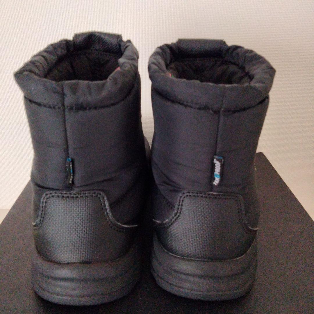 Nuptse Bootie WP VII Short 24.0 ブラック