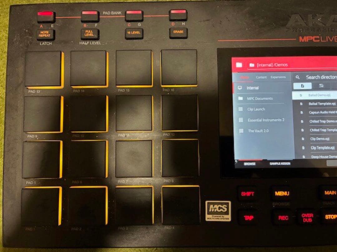 AKAI MPC Live サンプラー LPK25 ROLAND Rubix22