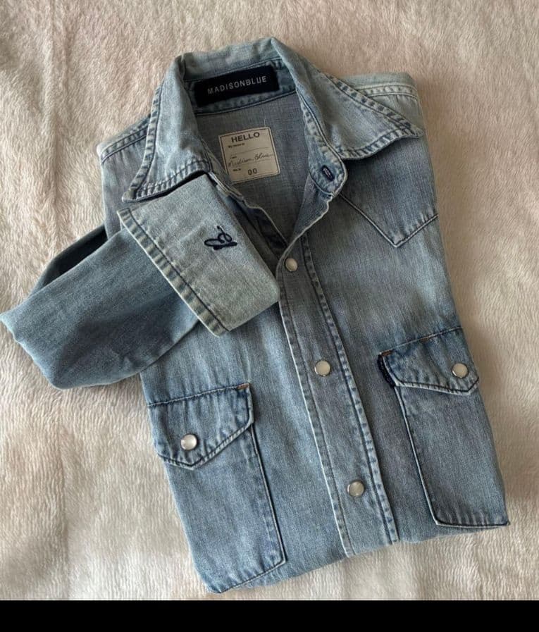 マディソンブルーデニムシャツ