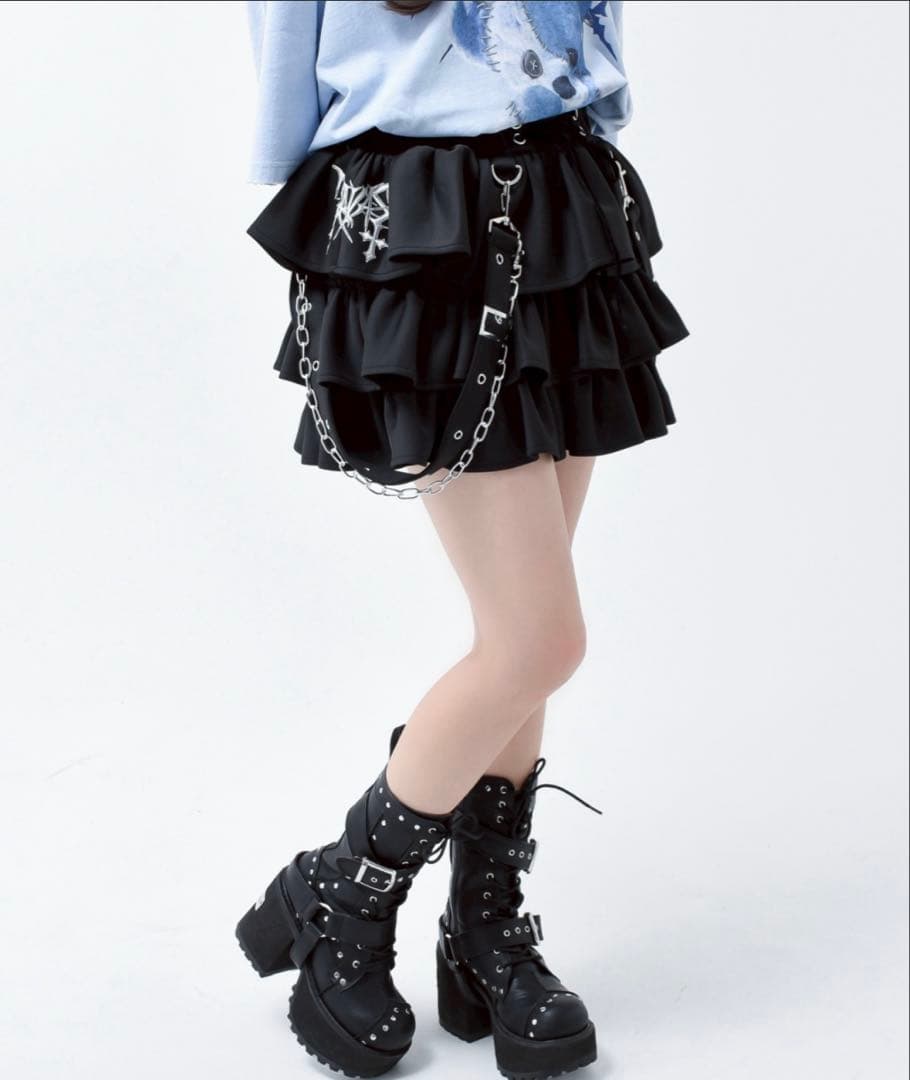 TRAVAS TOKYO/トラバス トーキョー』サスペンダー付きフリルスカート