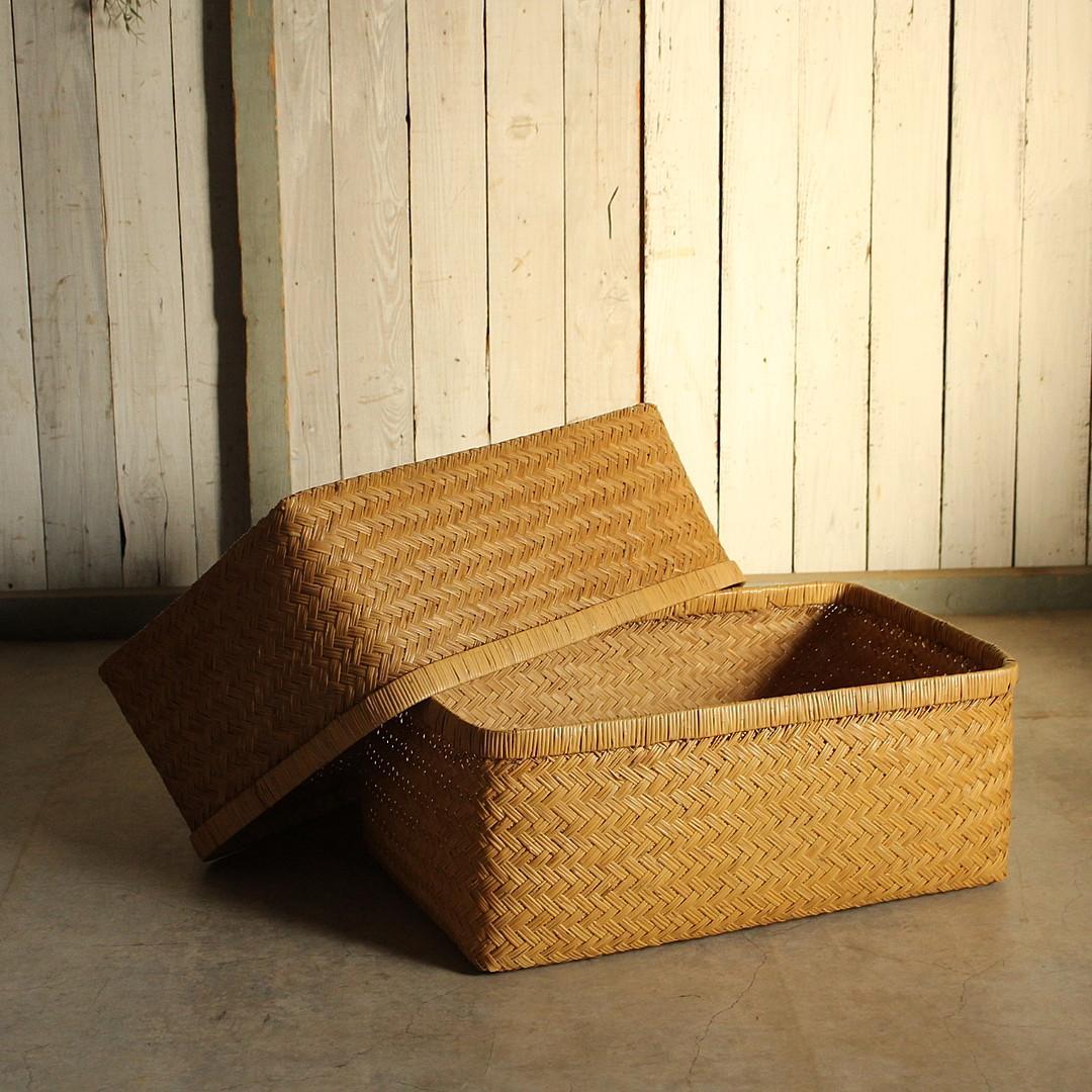 状態良く形の綺麗な古い竹編みの収納かご　行李