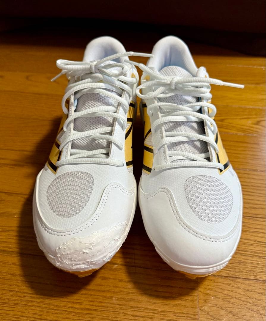 New Balance Fresh Foam シューズ ホワイト/ゴールド