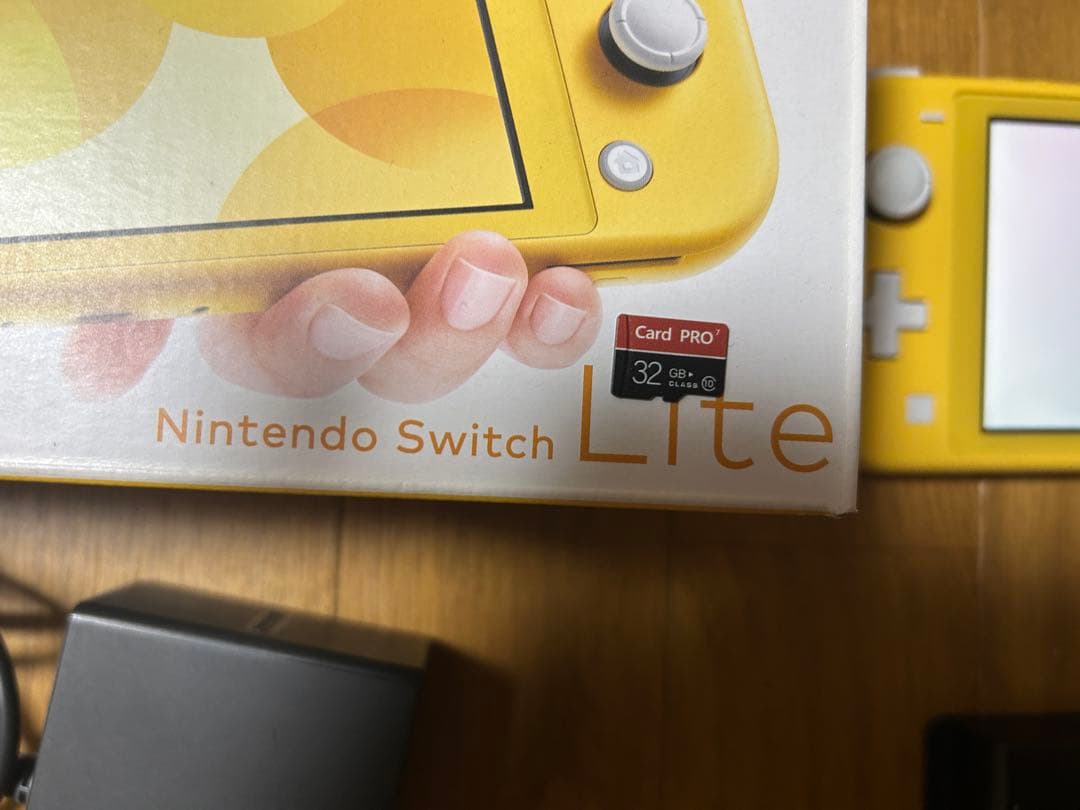 【ほぼ新品】Nintendo Switch Lite 充電スタンド・SD32gb