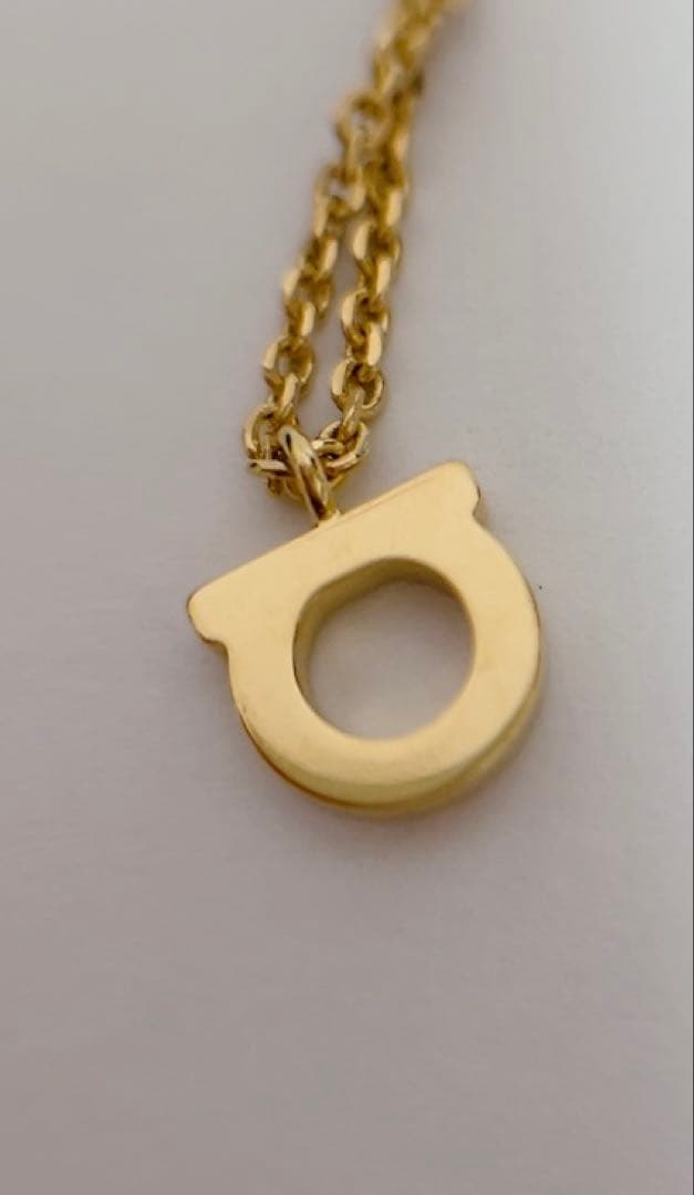 フェラガモ Ferragamo ネックレス　ゴールド 未使用に近い