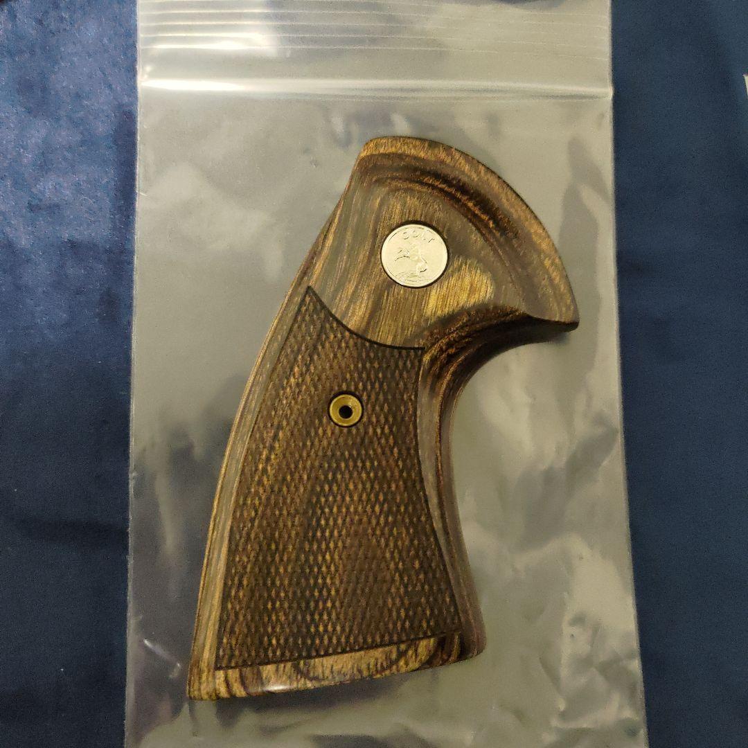 アルタモント木製グリップ パイソン2020用 チェッカー スーパーウォールナット