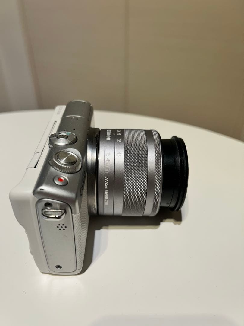 【値下げ中❗️】Canon EOS M100 ミラーレスカメラ