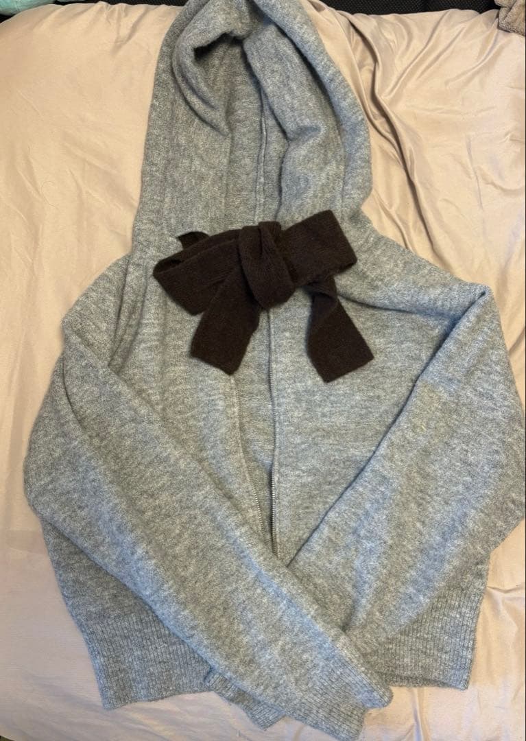 ZARA コントラストドローストリングフーディ