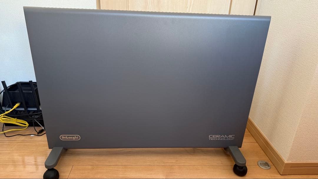 コンベクターヒーター　デロンギDeLonghi
