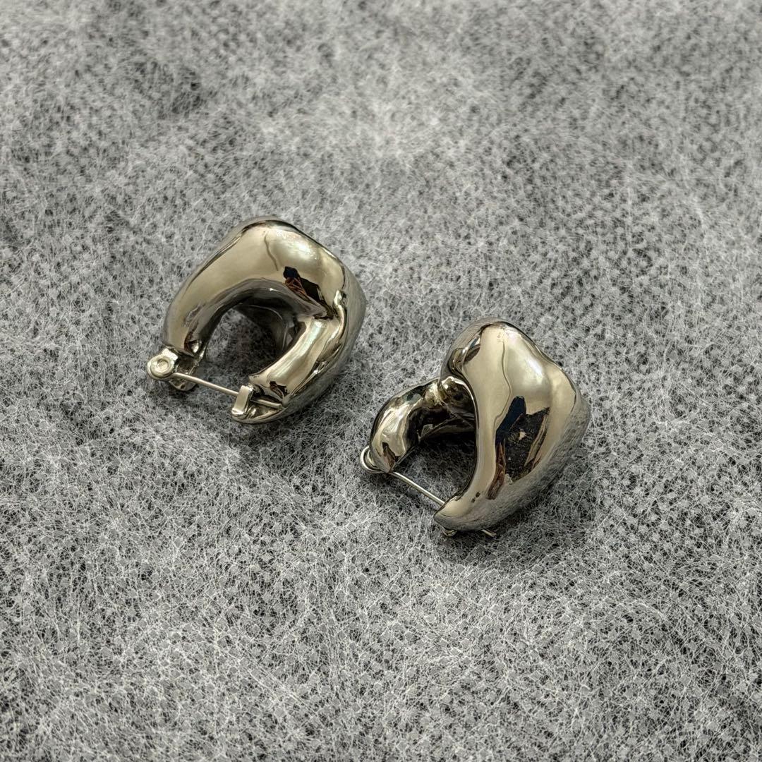 ISSEY MIYAKE （イッセイミヤケ）　ピアス