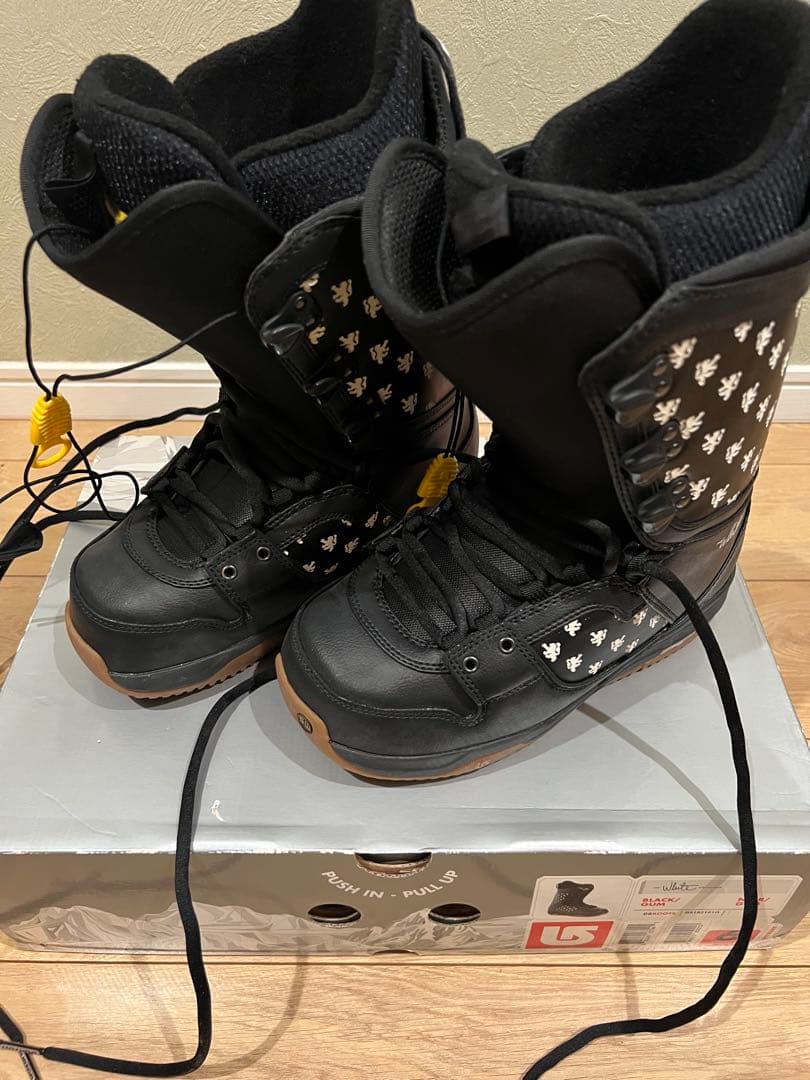 スノボブーツ　BURTON 24センチ