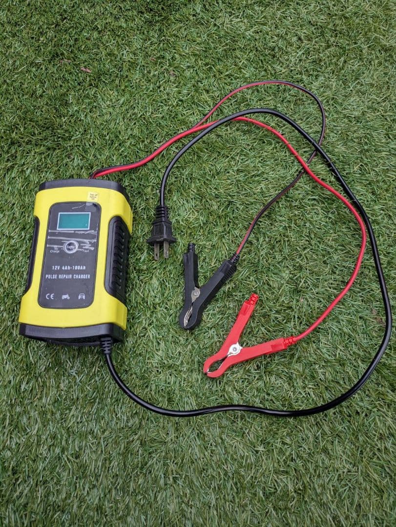 格安ピッチングマシン・（硬式・軟式兼用）バッテリー充電機付き