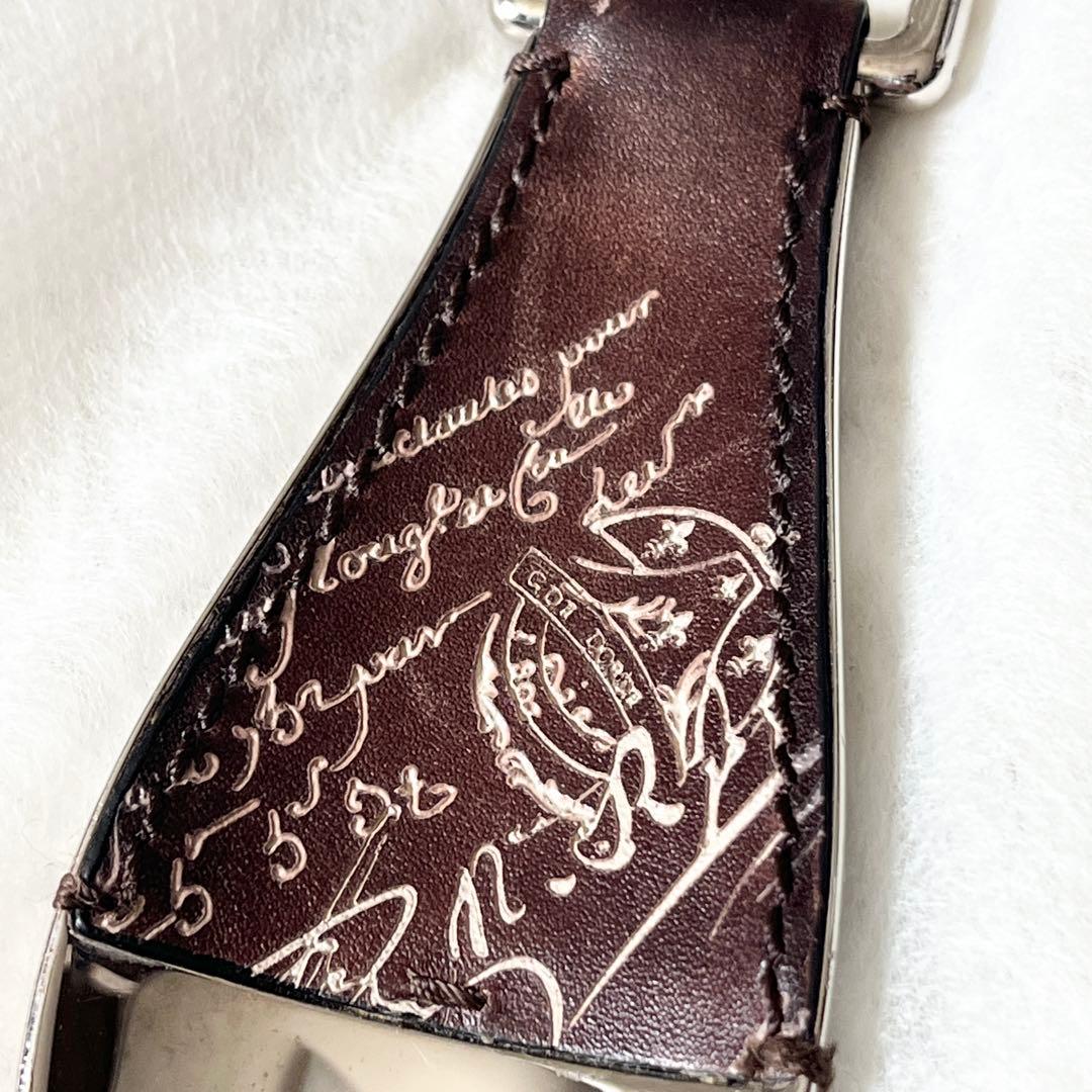 ベルルッティ　シューホーン　キーホルダー　カリグラフィー　レザー　茶色　チャーム
