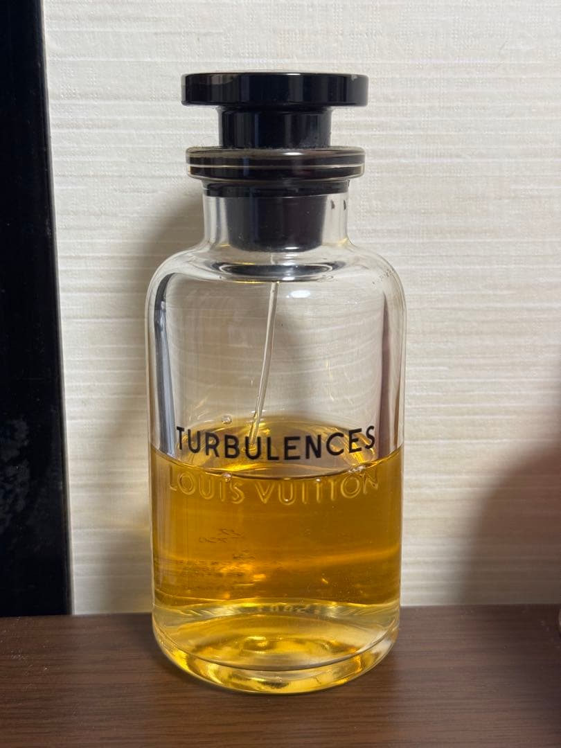 Louis Vuitton Turbulences 香水100ml 半分
