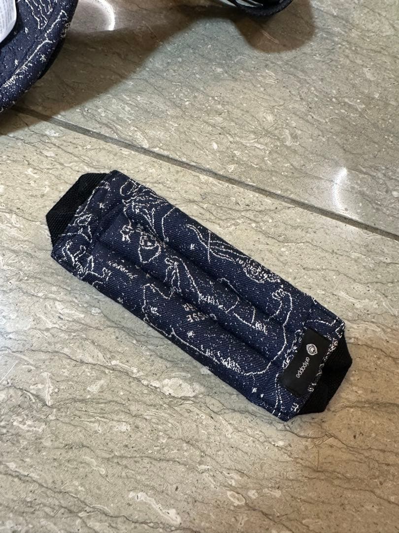 【artipoppe】 アーティポッペ　抱っこ紐 星座柄　インサート付き